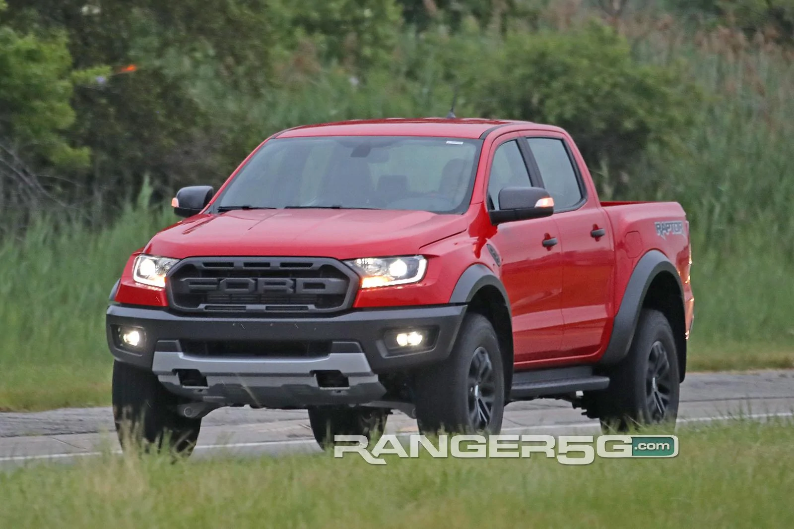 2020-Ford-Ranger-Raptor-2.webp