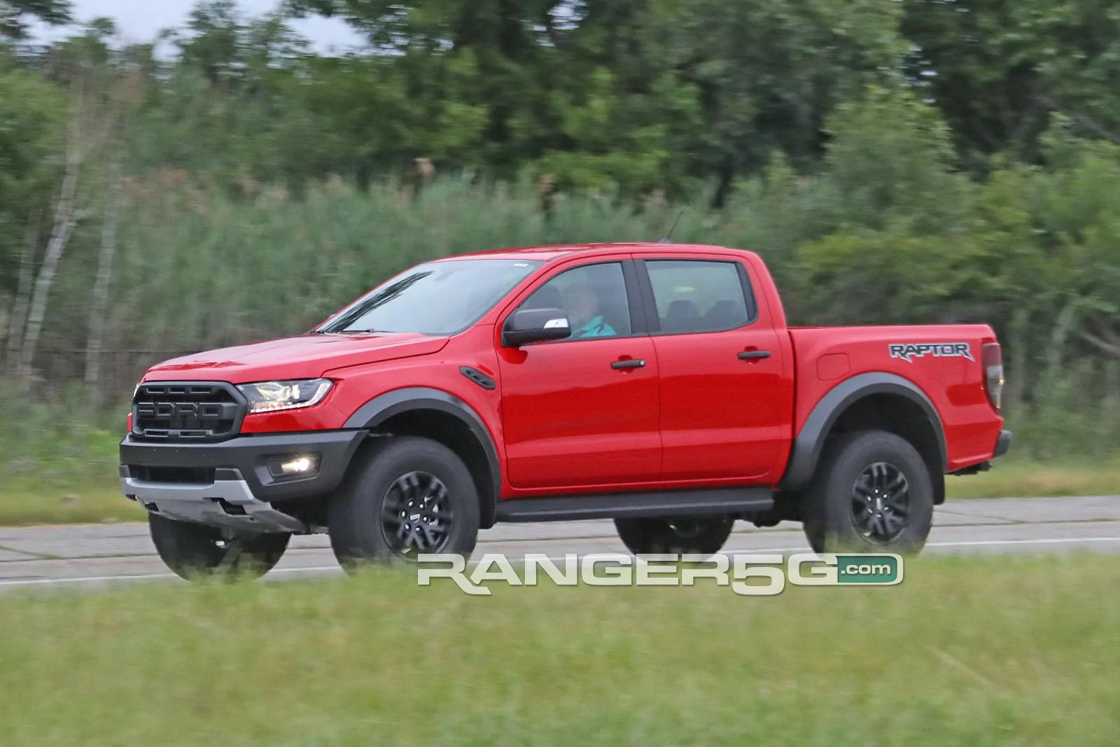 2020-Ford-Ranger-Raptor-4.webp
