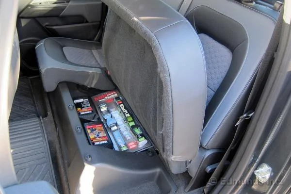 2015_chevrolet_colorado_int_lt_123014_600.webp