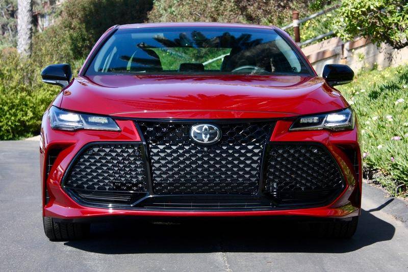 the-2019-toyota-aval-33_800x0w.jpg