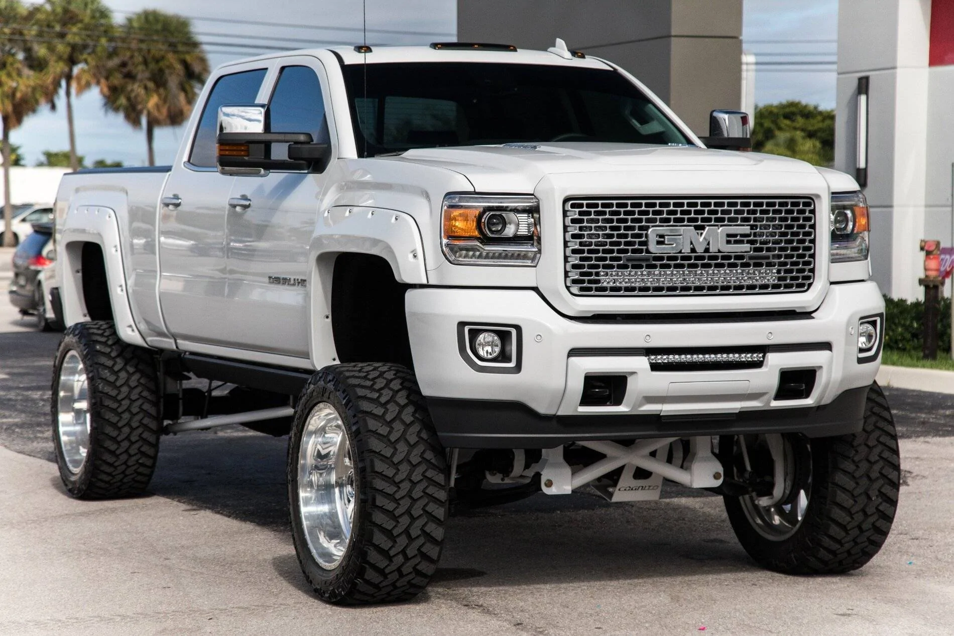 GMC-Sierra-2500HD-Denali.webp