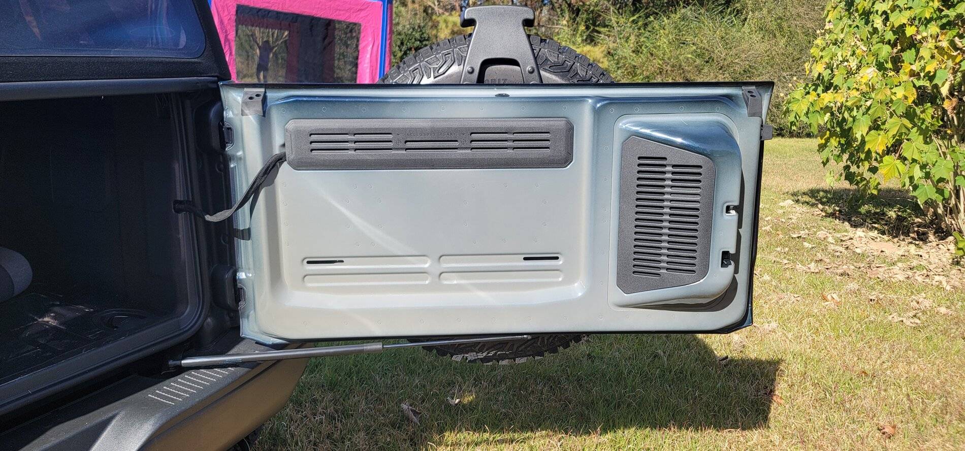 B tailgate.jpg