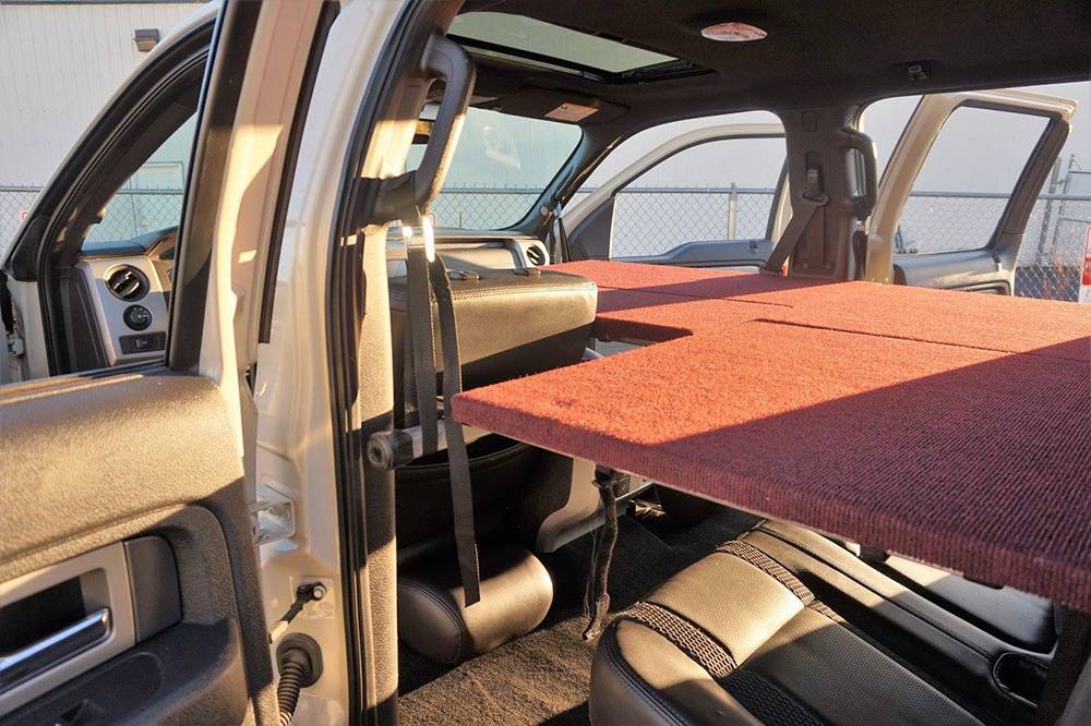 notel-car-sleeping-system-strap.jpg