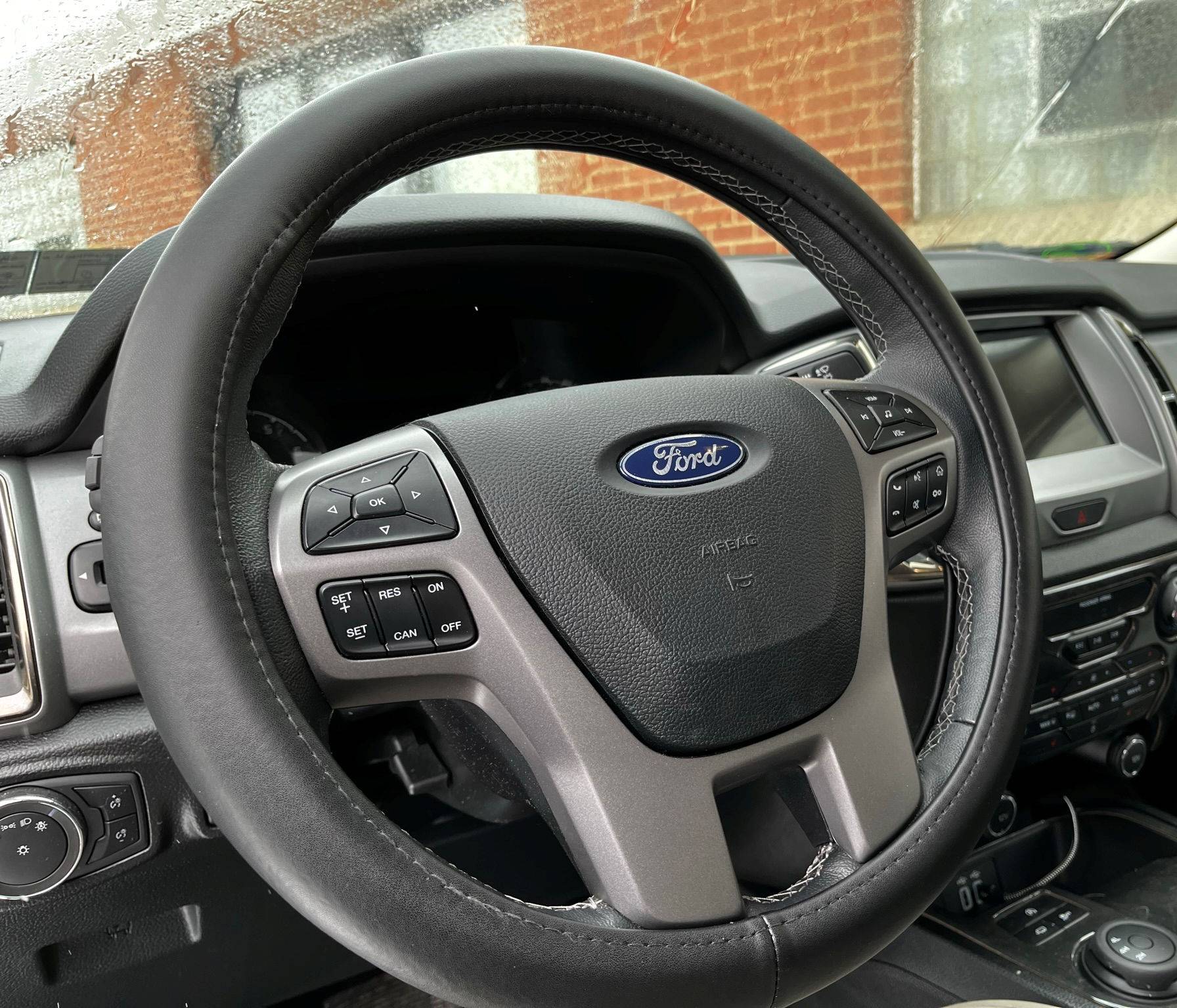 steering_wheel_cover.jpg