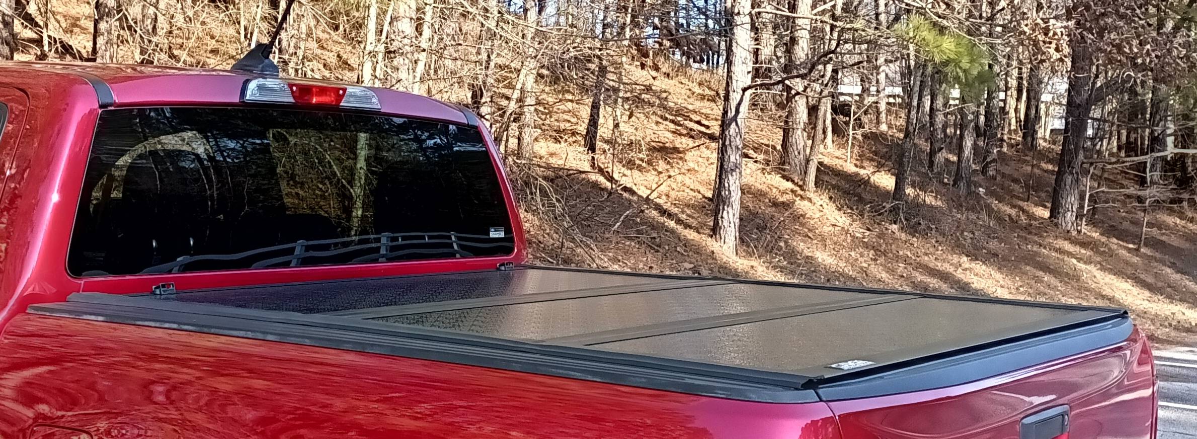 Tonneau cover Left-Rear_153446.jpg