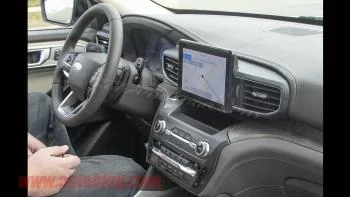 2020-ford-explorer-interior-1.webp