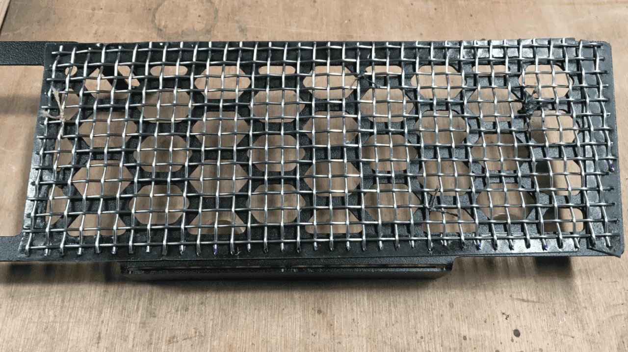 Lower grille back.png