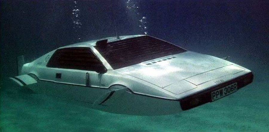 LotusEsprit_01_700.jpg