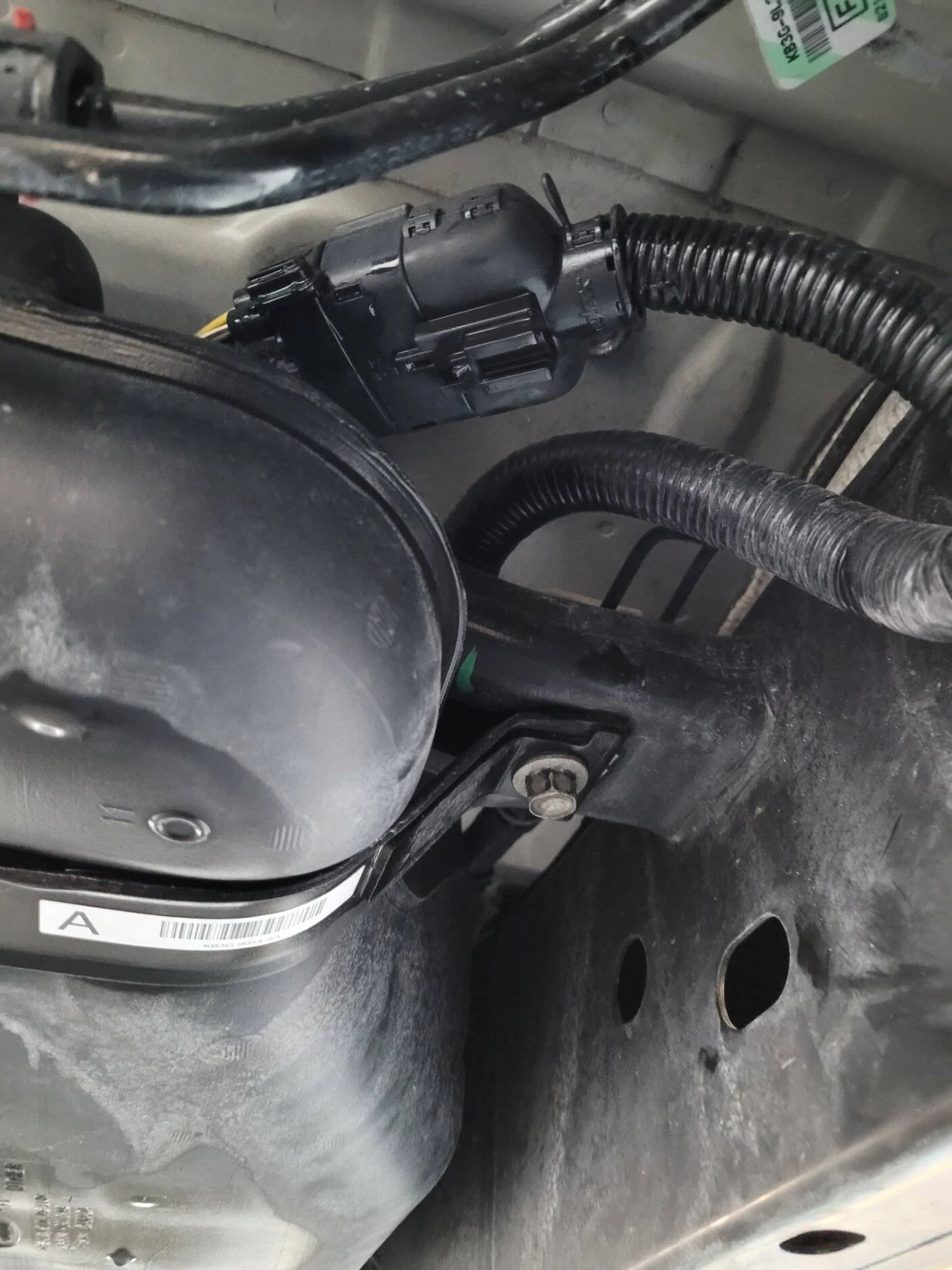 Fuel tank harness 1.webp