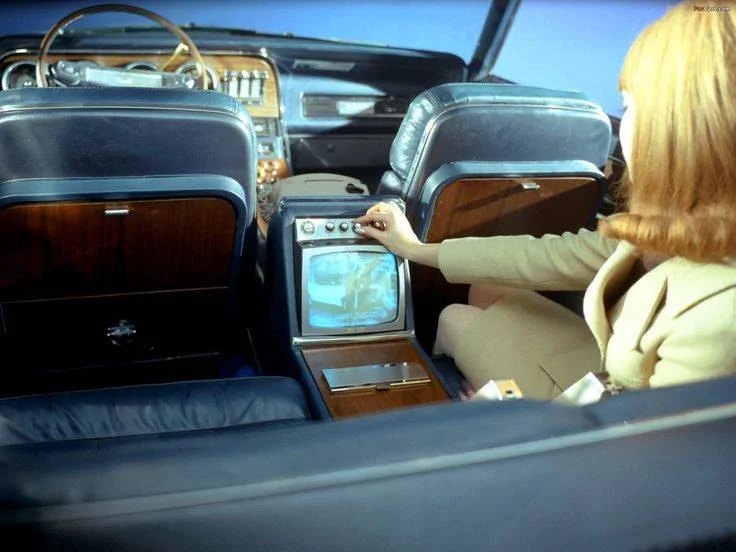 7e4de2dc2ccde8695f6a1105a678b741--vintage-tv-vintage-cars.jpeg