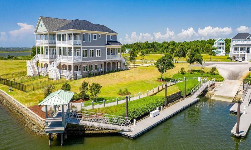 Cannonsgate-Bogue-Sound-marina-boat-ramp.jpg