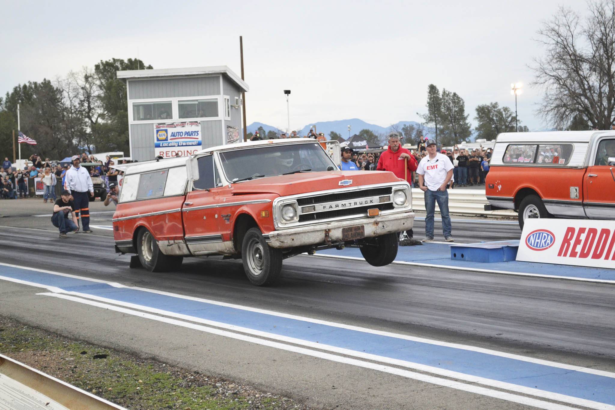 001_Farmageddon_race_Farmtruck_launch.jpeg