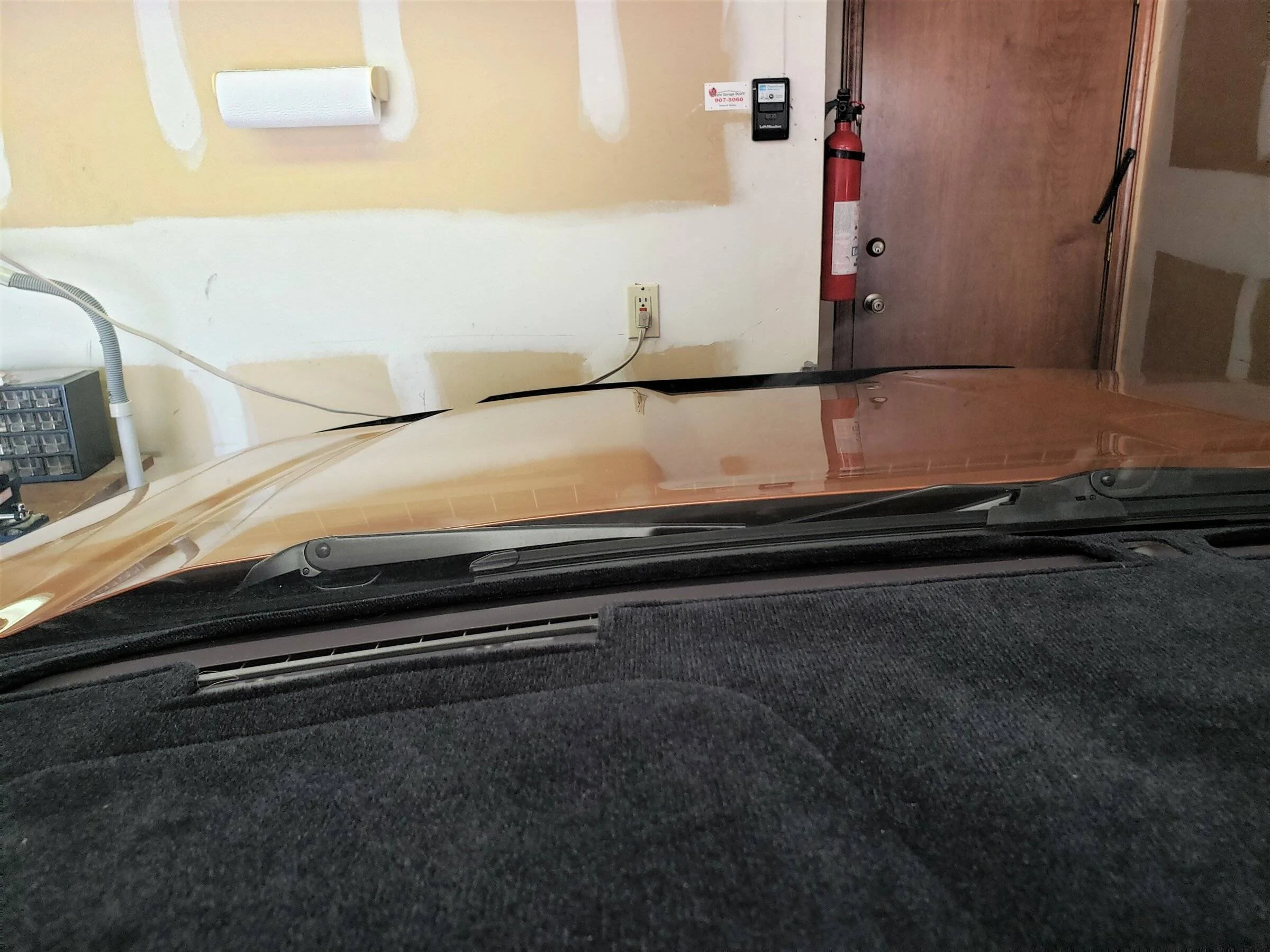 Antenna aligned with outlet (edit 2).webp