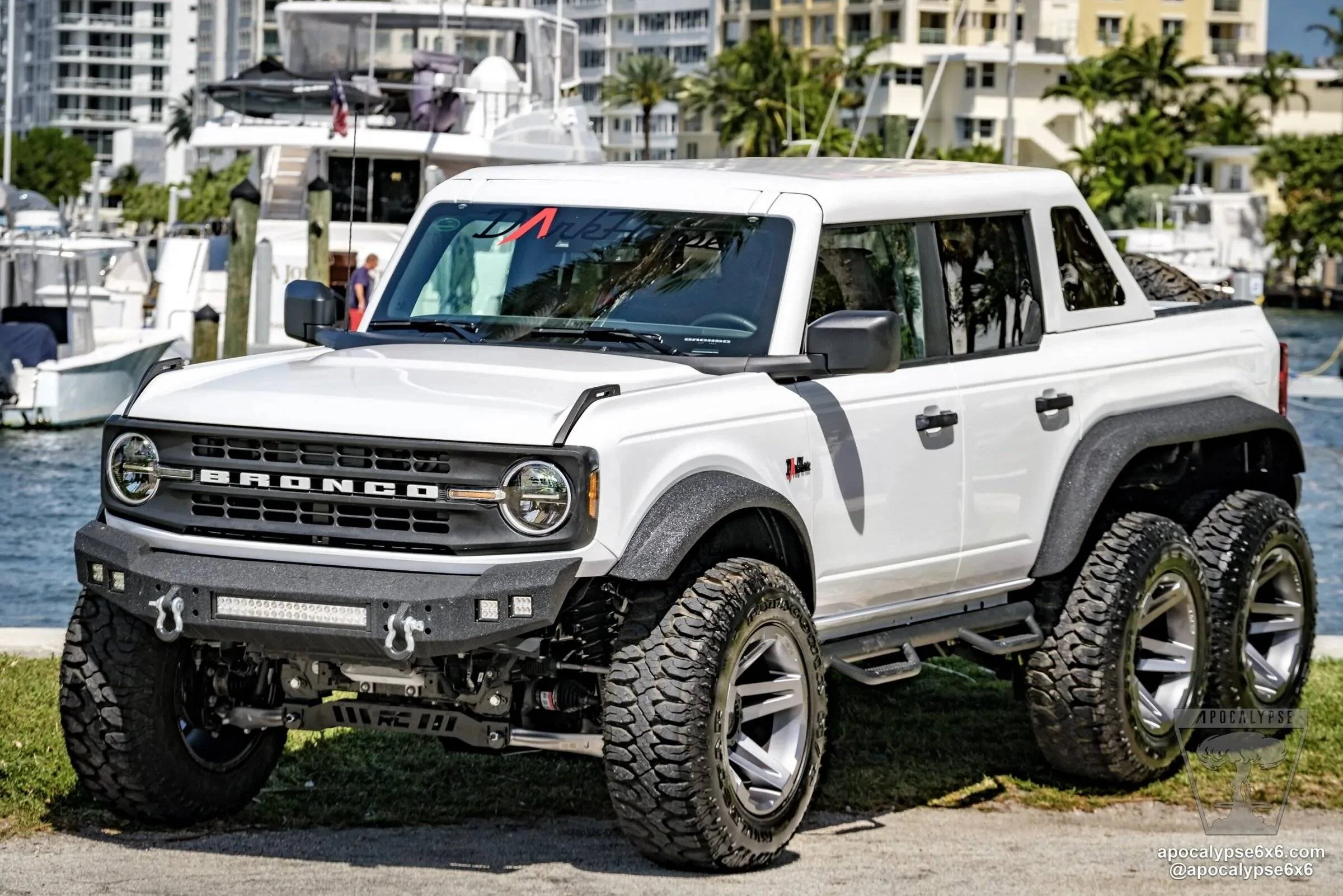 DarkHorse00015-scaled.jpg