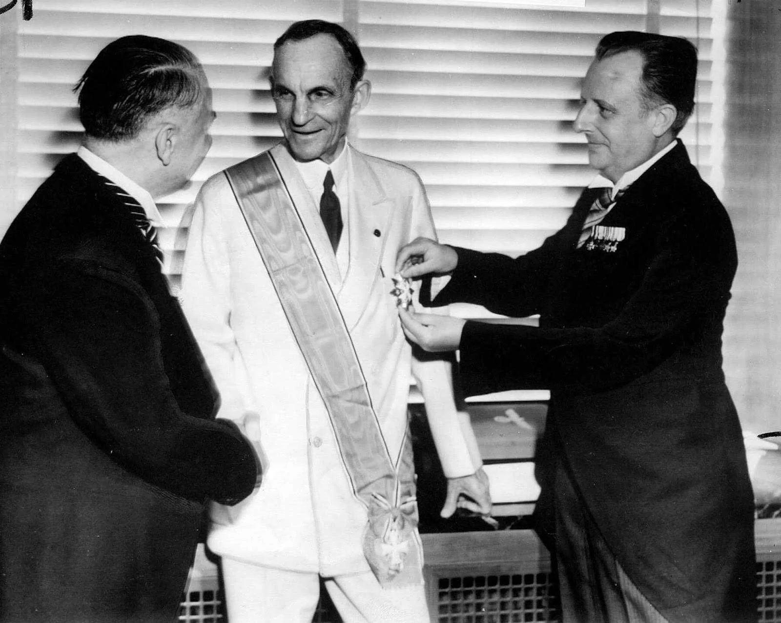 henry_ford_grand_cross_1938.webp
