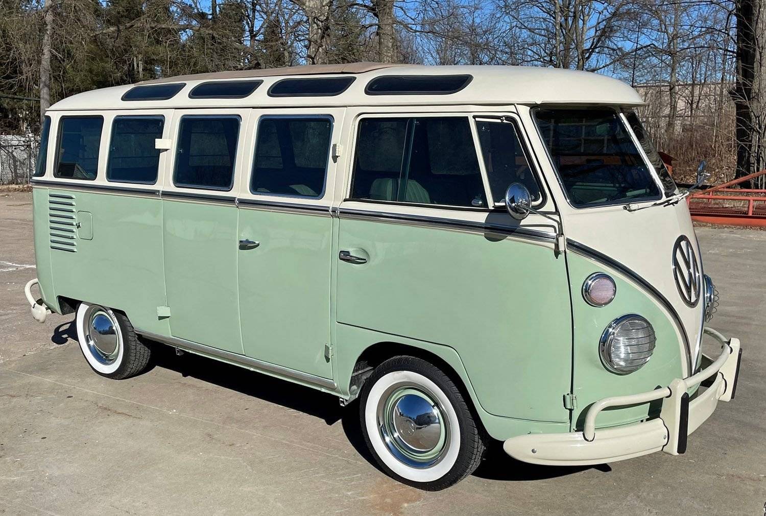 1964-volkswagen-23-window-bus.jpg