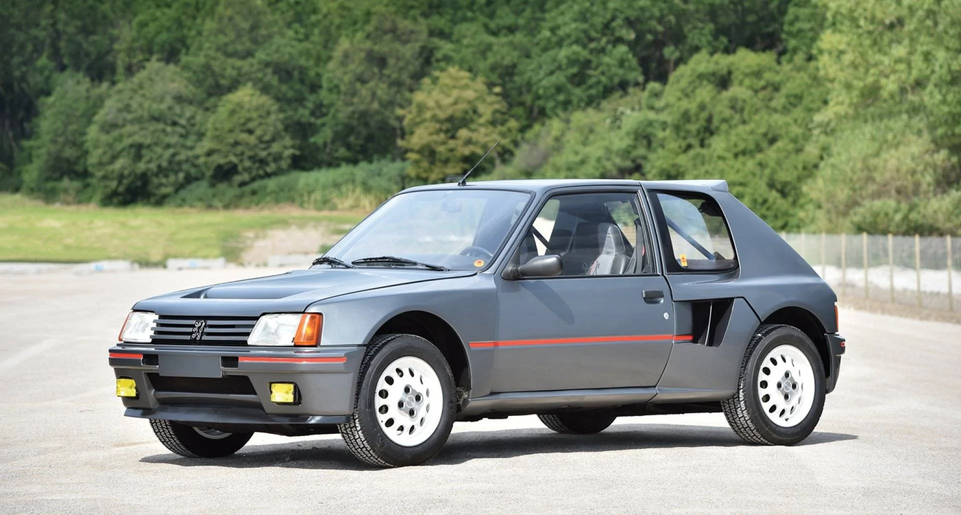 peugeot-205-turbo-16-1.webp