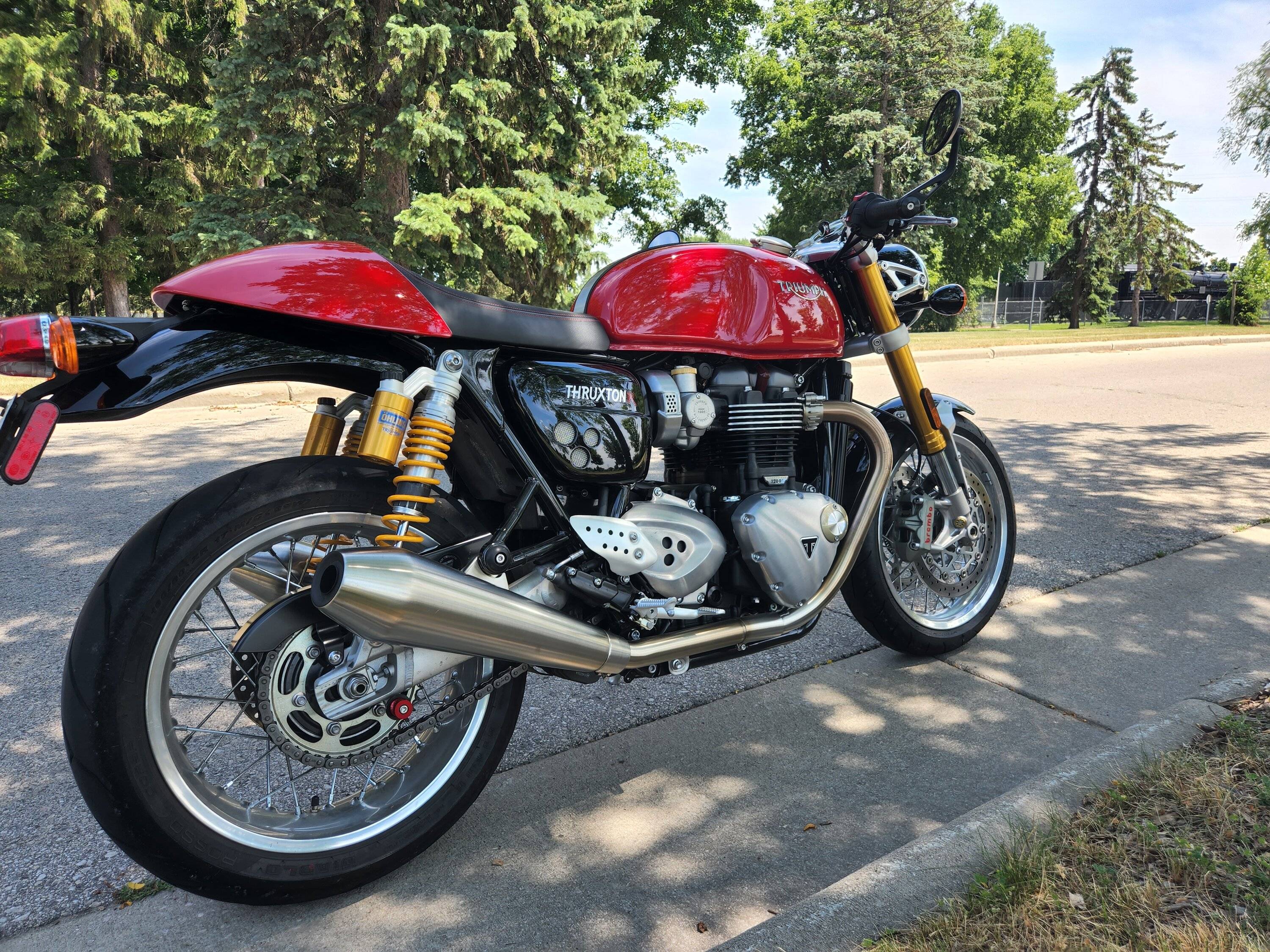 ThruxtonR_park_2.jpg