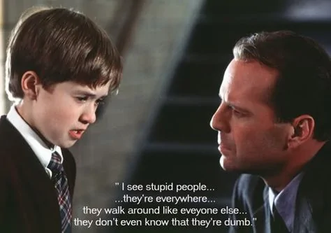 3b8a238b53913a0f34c5ada518c5ddaa--bruce-willis-dumb-people.webp