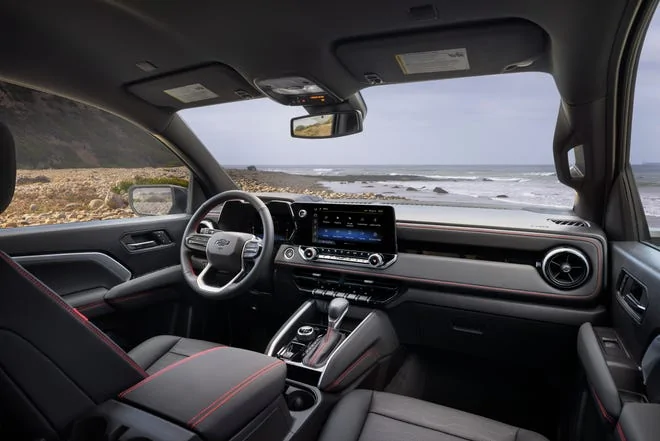 97238f86-c889-4a90-8a8c-b7c9fb56e81b-MY23_Colorado_Z71_Interior.jpeg