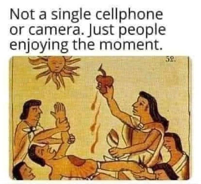 FbHjKdSVsAAIsdX.jpeg