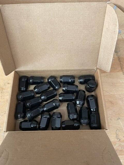 Lugnuts.jpg
