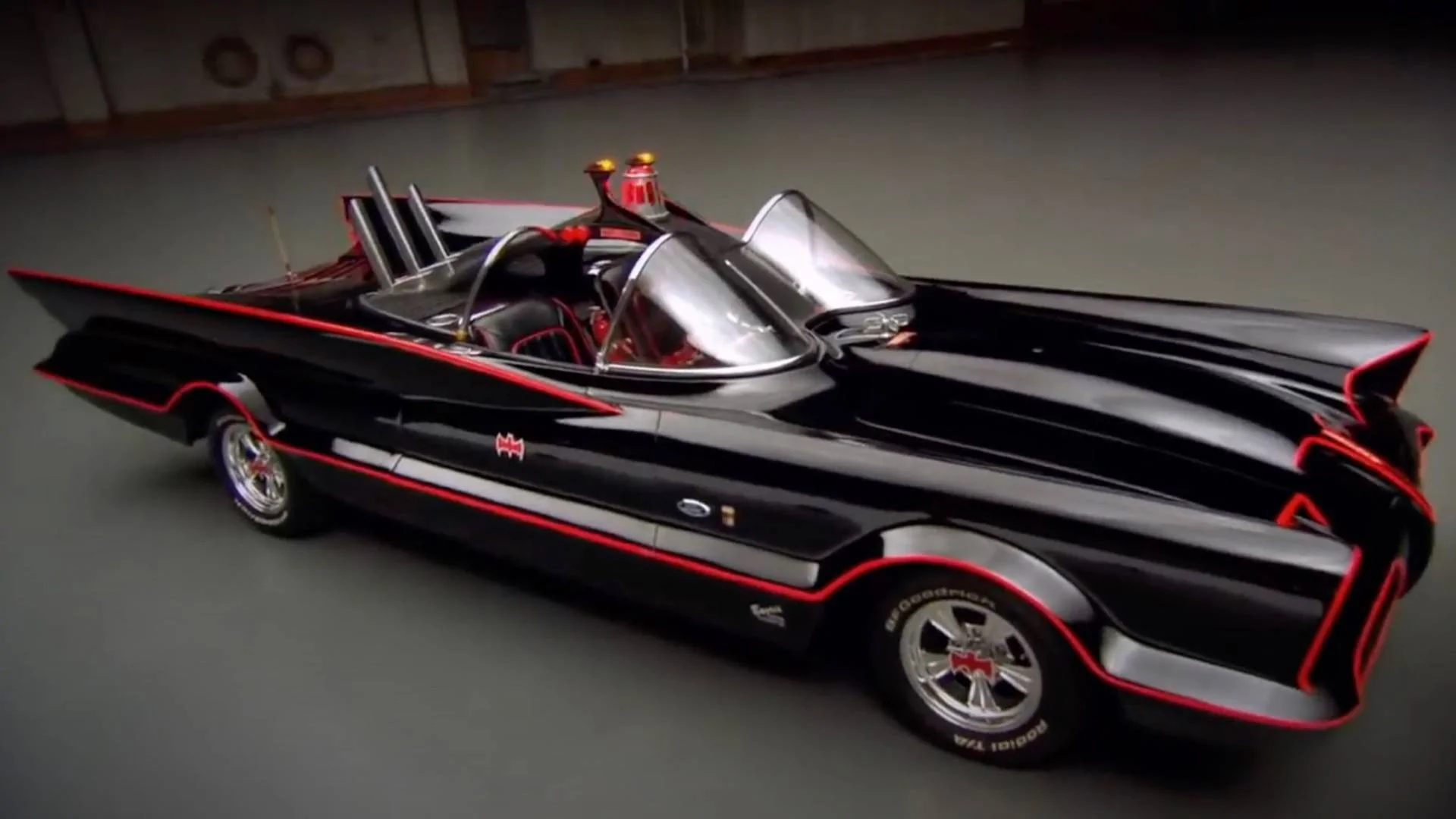 1966-batmobile_100747304_h.webp