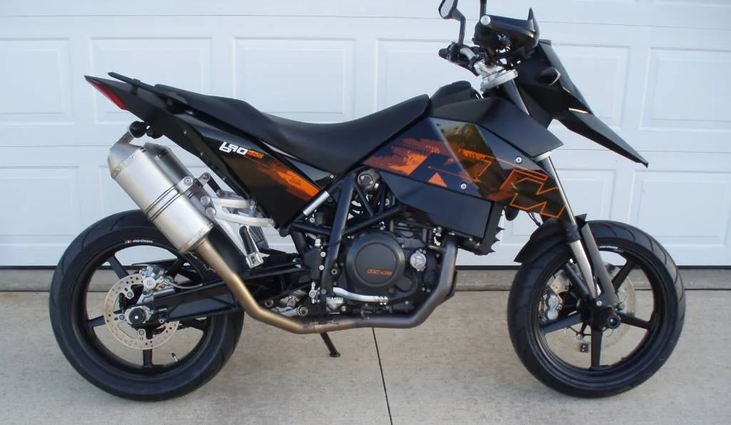 Ktm690sm-2012-1a.webp