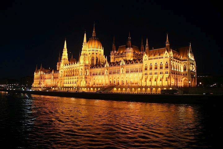 Budapest Parliment1.jpg