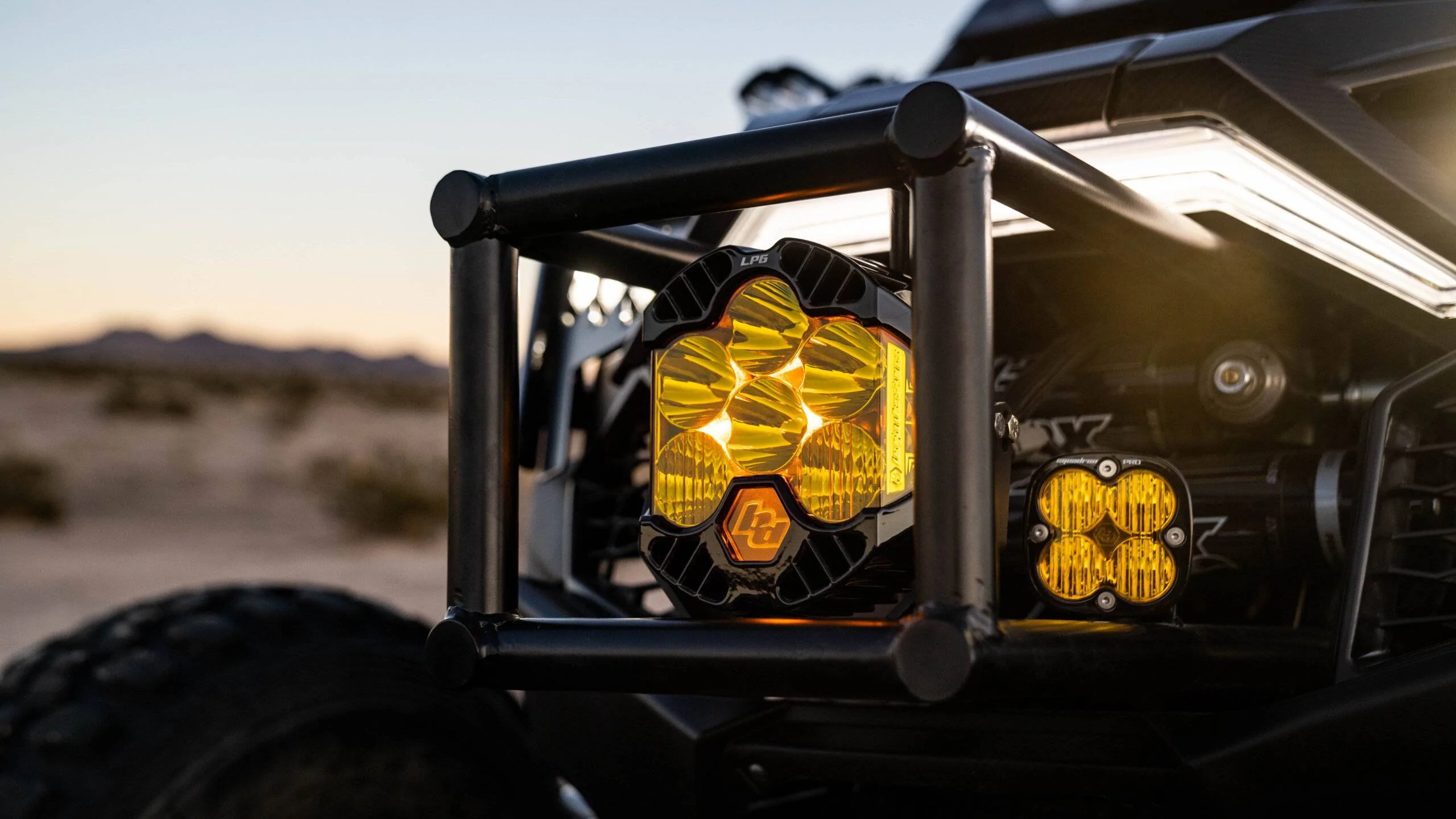 BAJADESIGNS_AMBERVSCLEAR-3-1-scaled.webp