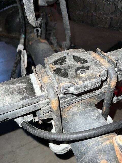 Bump stop U bolt holder.jpg