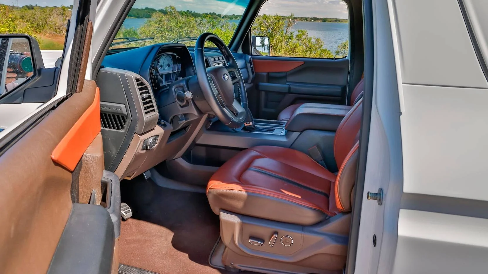 Custom-Bronco-4.jpg