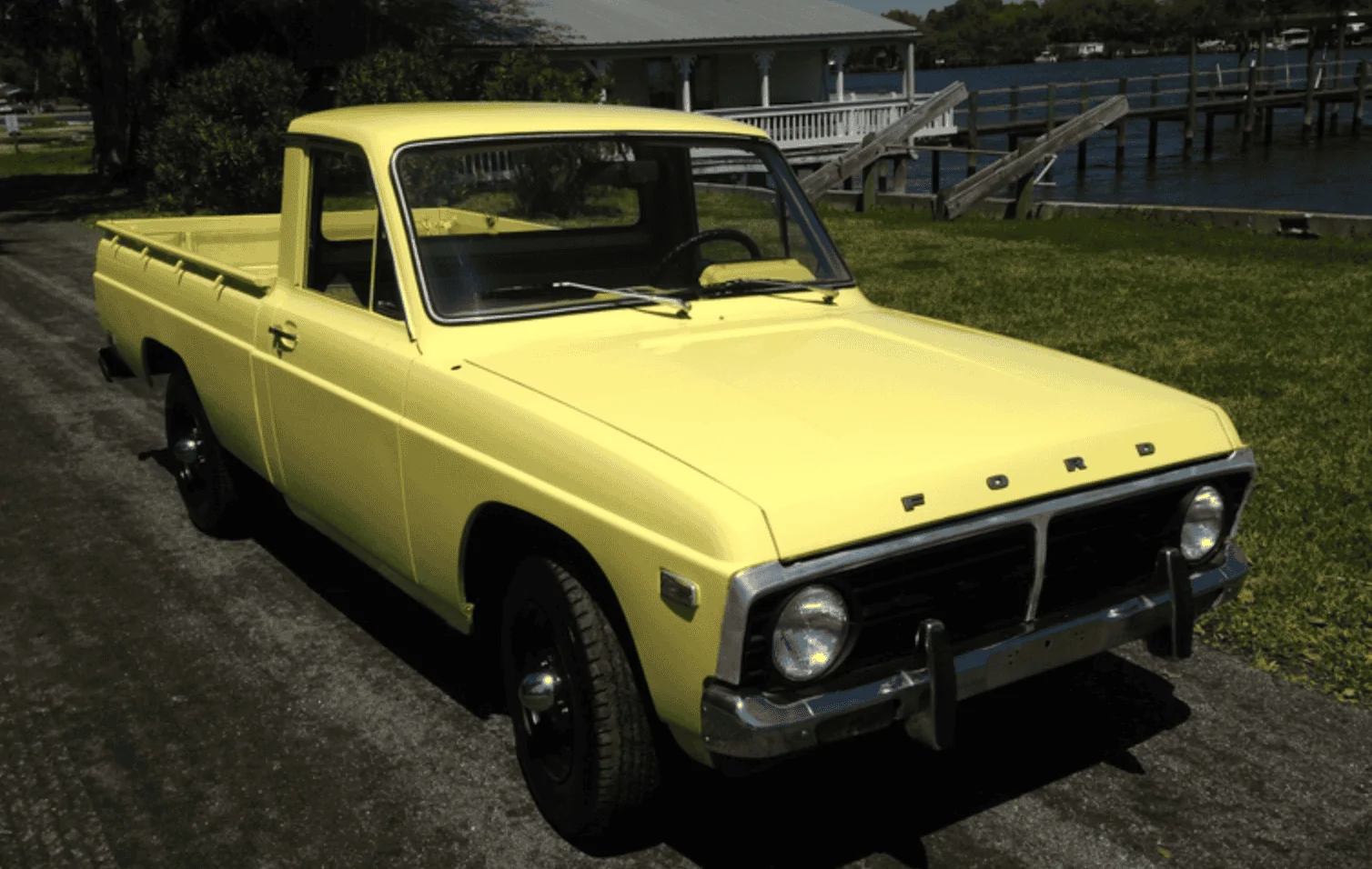 75 Courier.webp