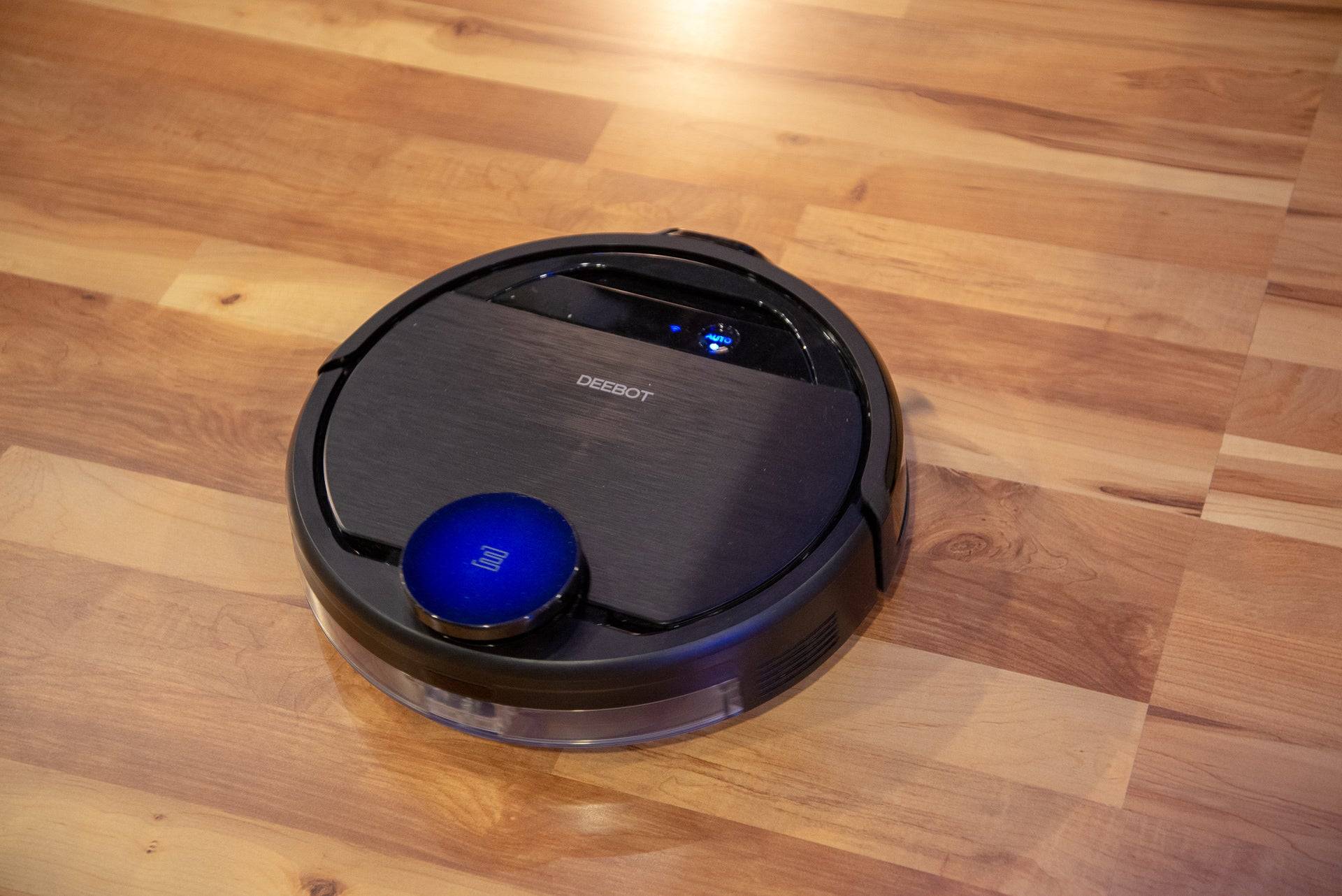 Ecovacs-Deebot-Ozmo-960.jpg