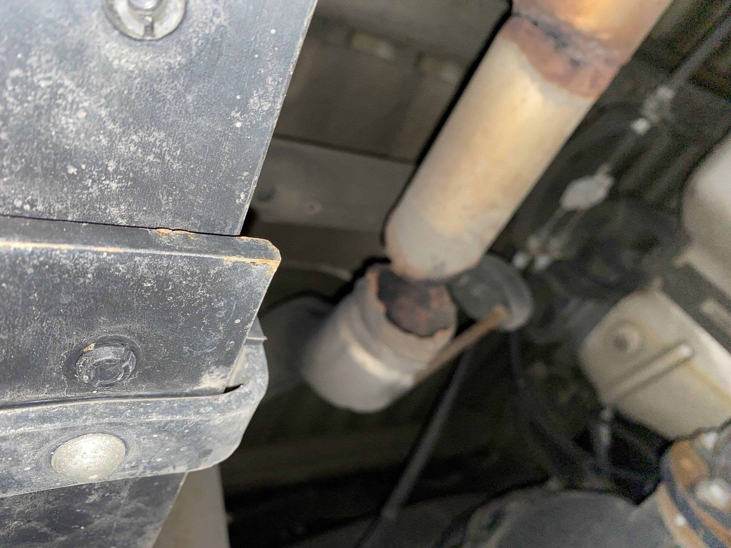 broken exhaust.JPG