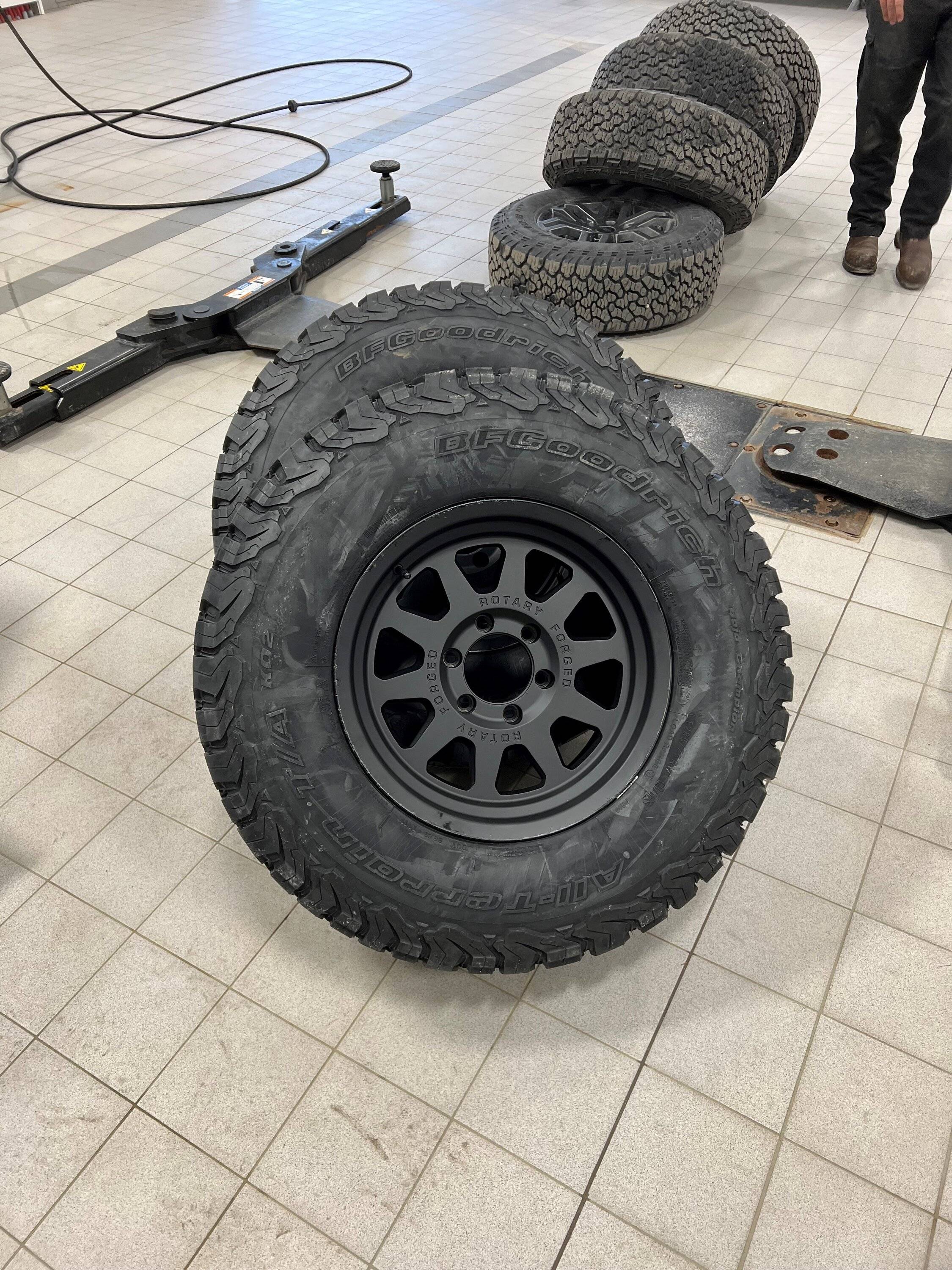 285 75 17 tires2.jpg