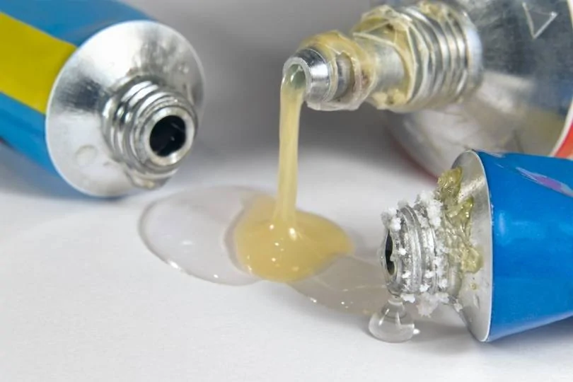 glue_PRILL_Shutterstock.webp