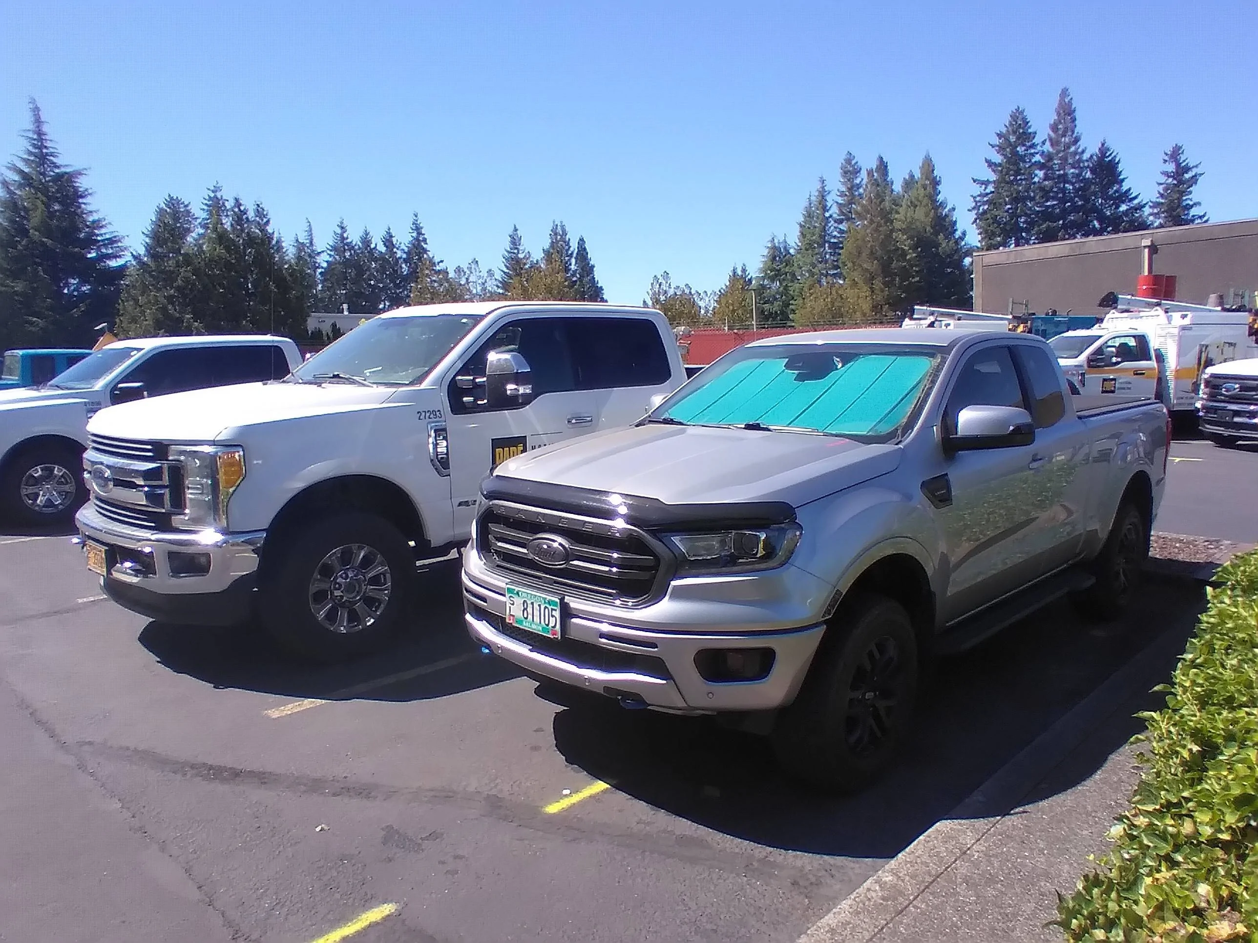 R vs f350.jpg