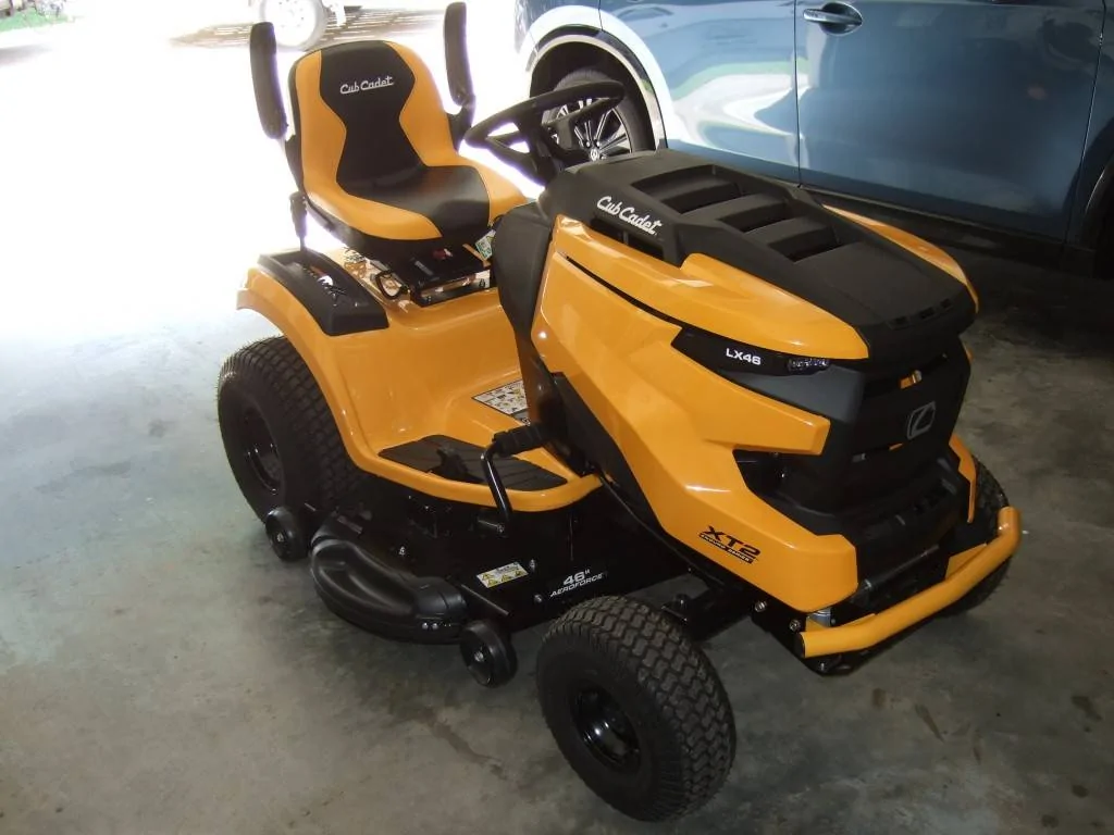 Cub Cadet Xt2.webp