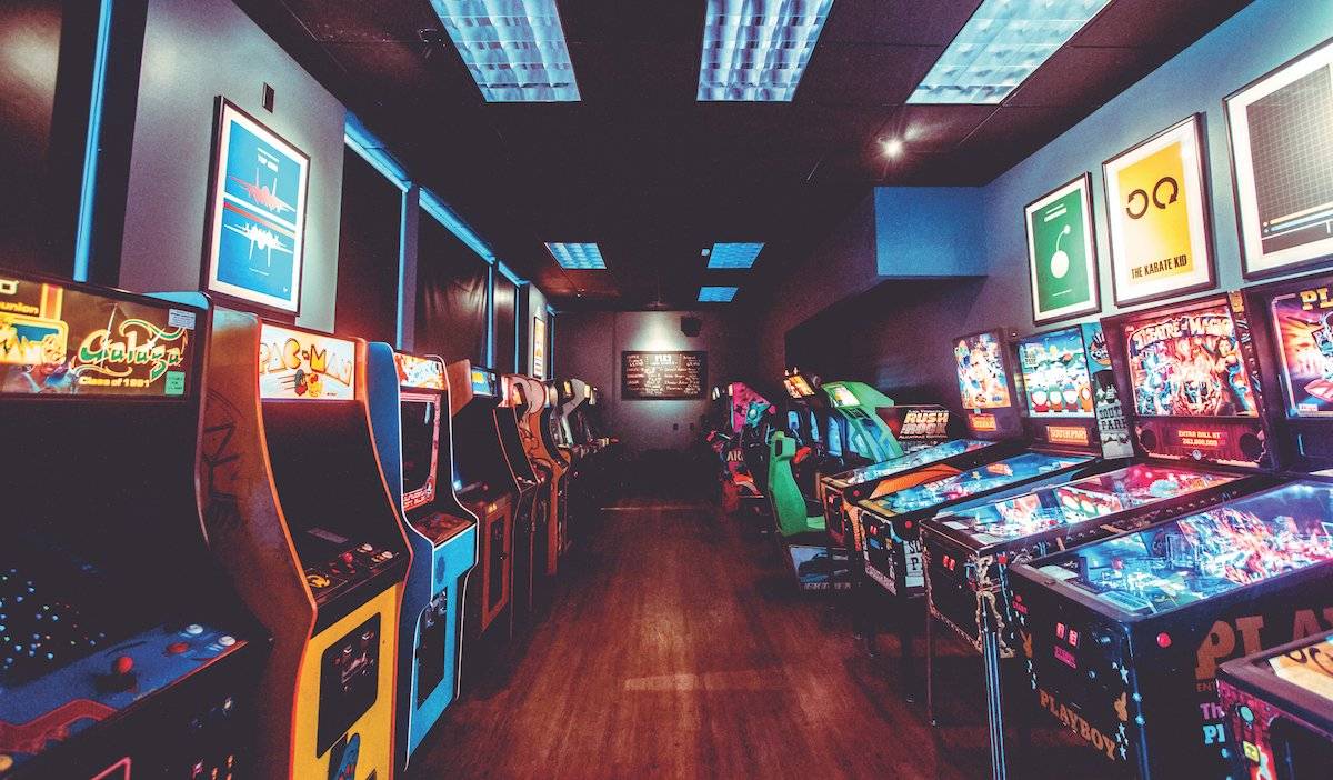AEGateway_1983ArcadeBar_E_ByKelseyLawson.jpg