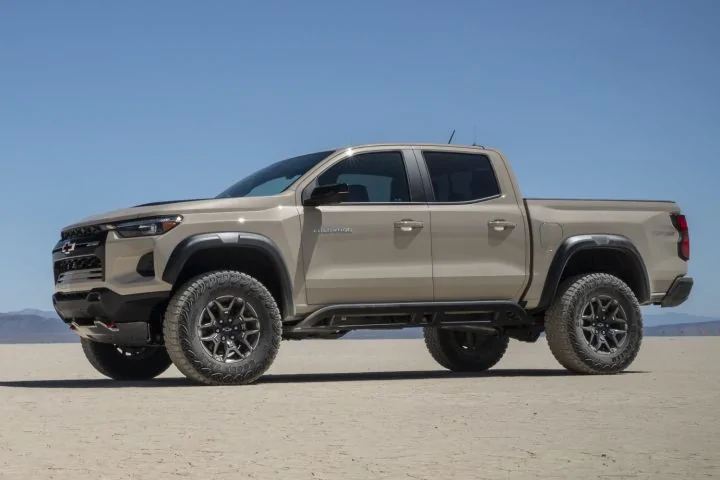 2023-Chevrolet-Colorado-ZR2-Sand-Dune-Metallic-GTL-Press-Photos-Exterior-008-side-720x480.webp