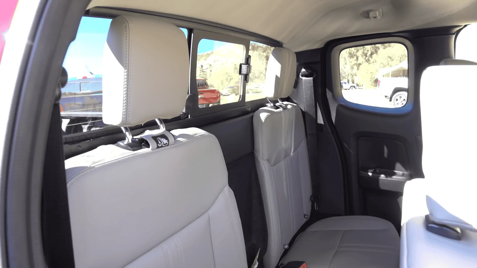 Driven- 2019 Ford Ranger Lariat SuperCrew 4X4 4-8 screenshot.webp