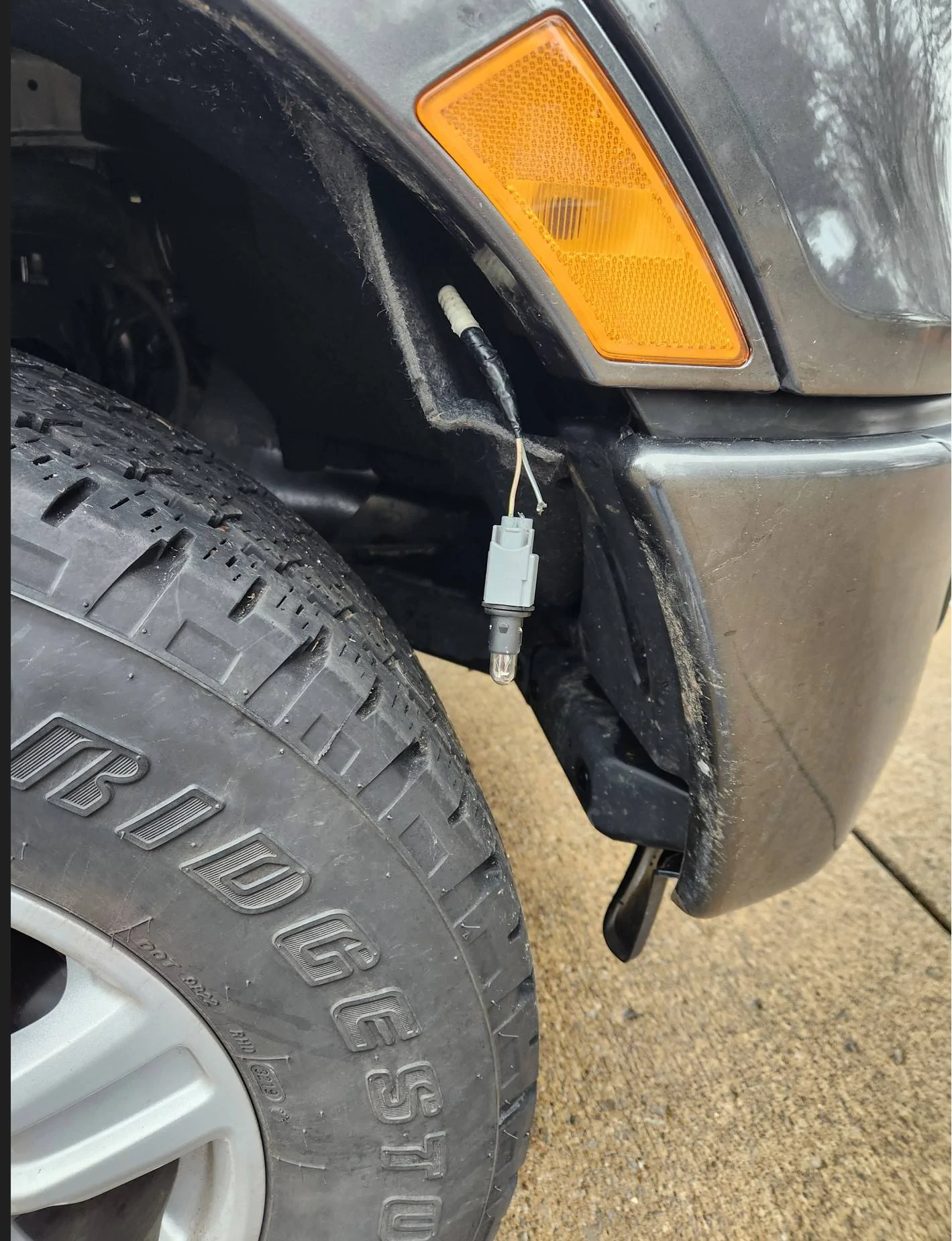 side marker light housing.webp
