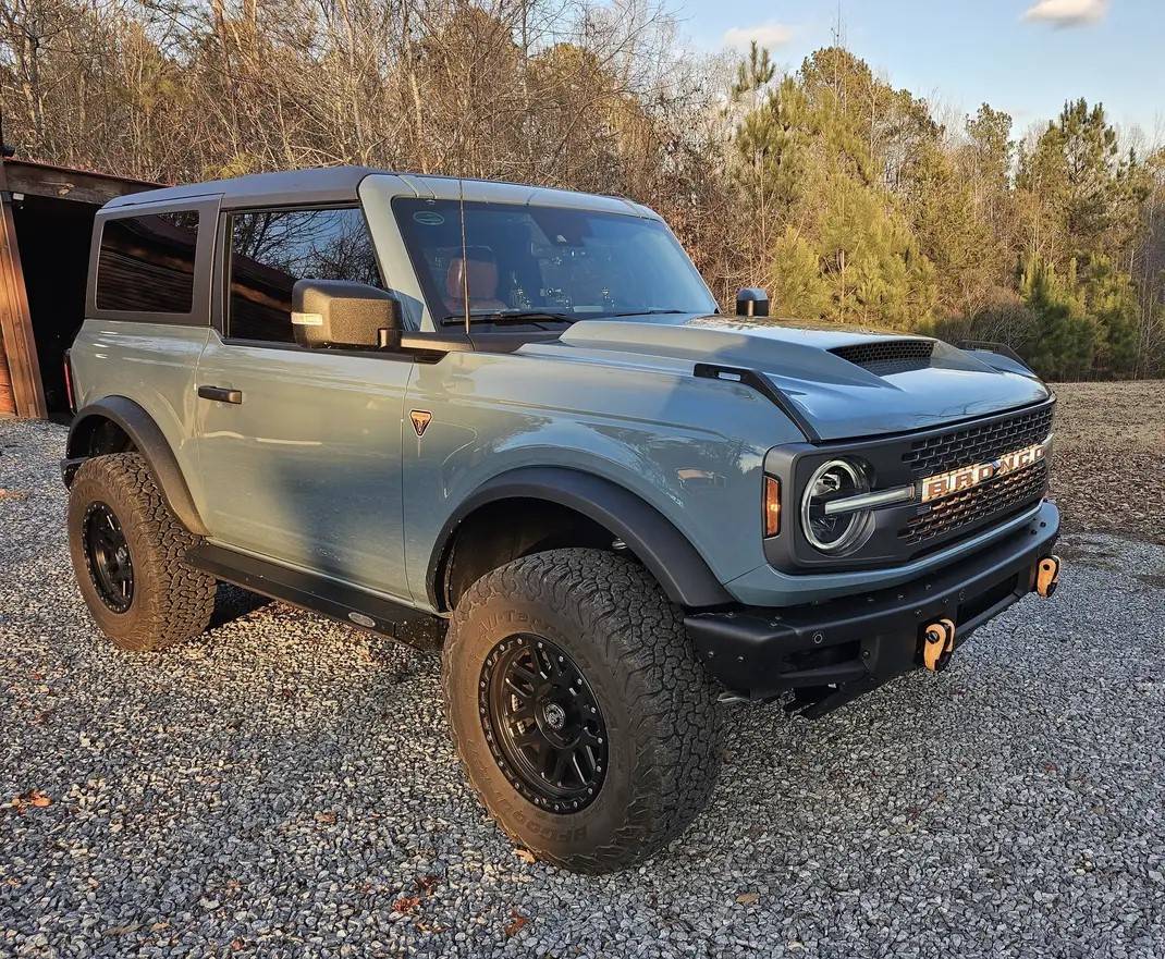 bronco.jpg