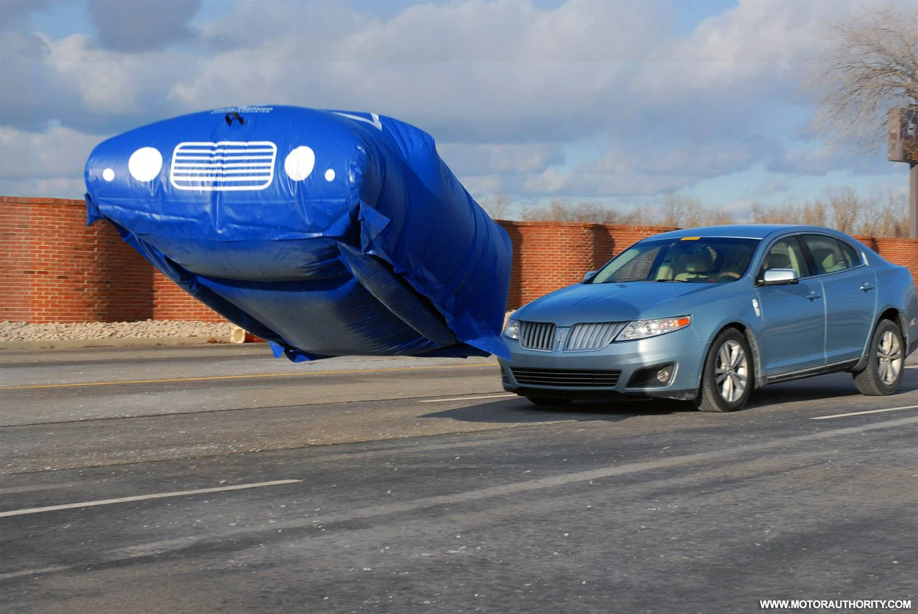 ford-balloon-crash-test-002_100194402_h.jpg