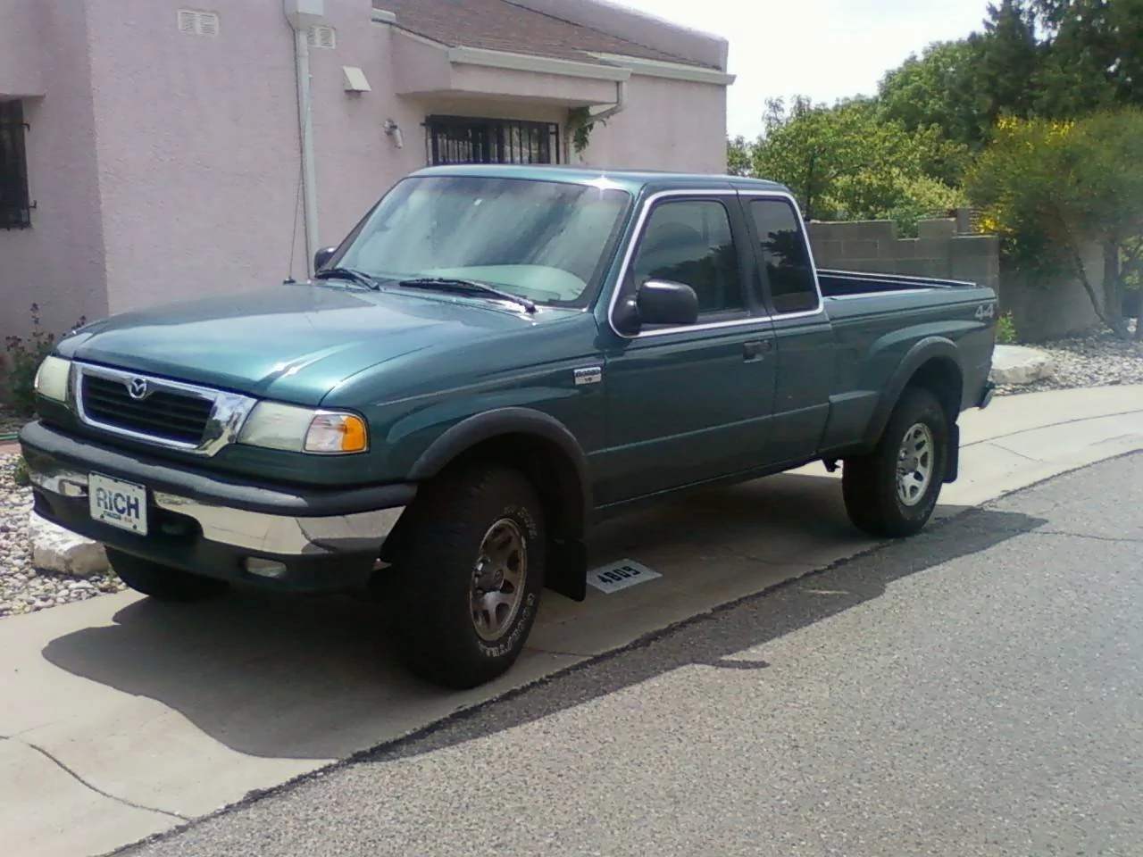 1999 Mazda B4000 4X4 Front.jpg