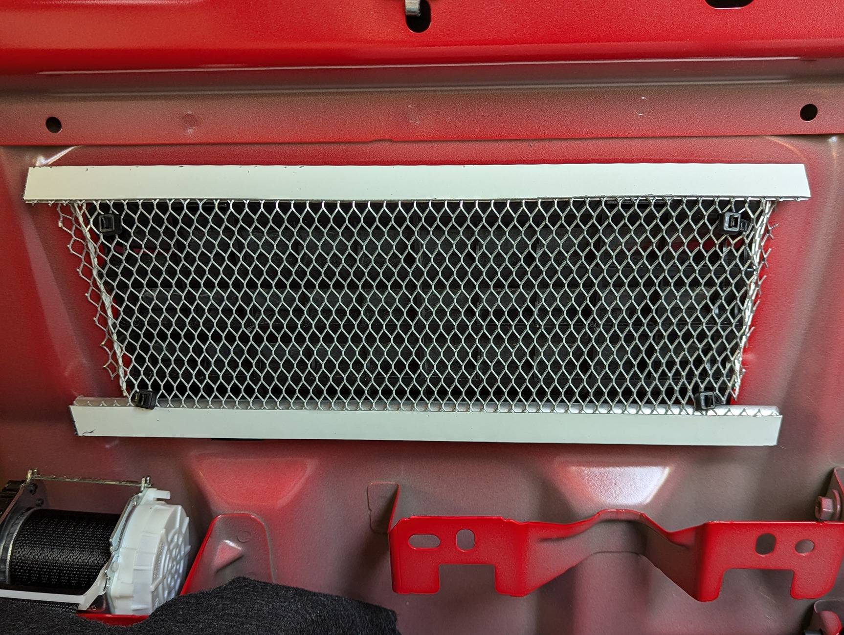 Rear_Vent_3.jpg