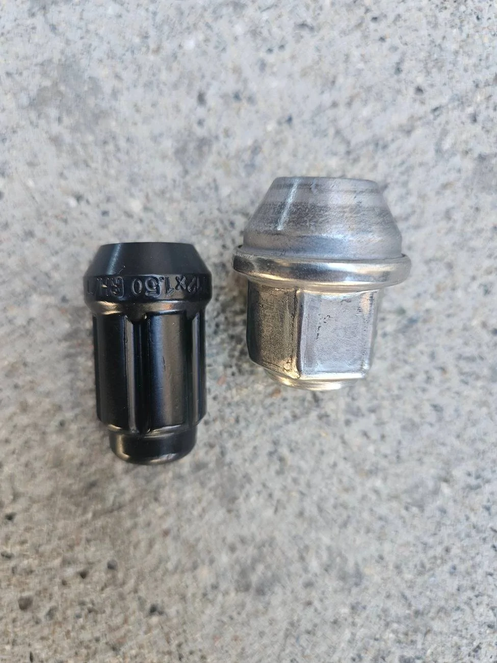 Lug Nuts (1).jpg