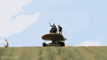 1729782019521-z6.gif
