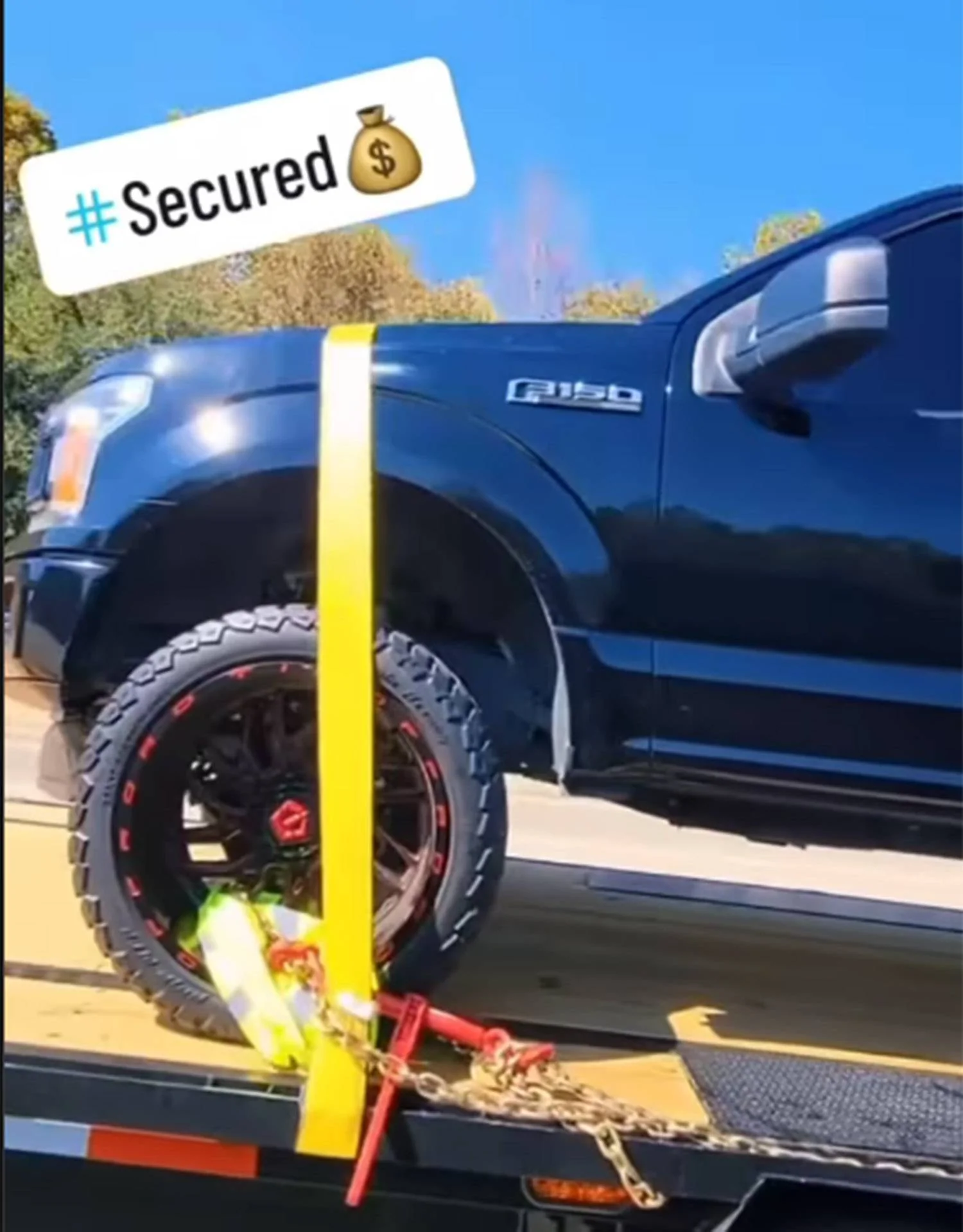 Ford-F-150-STX-on-back-of-Ram-pickup-video-screenshot-002.webp